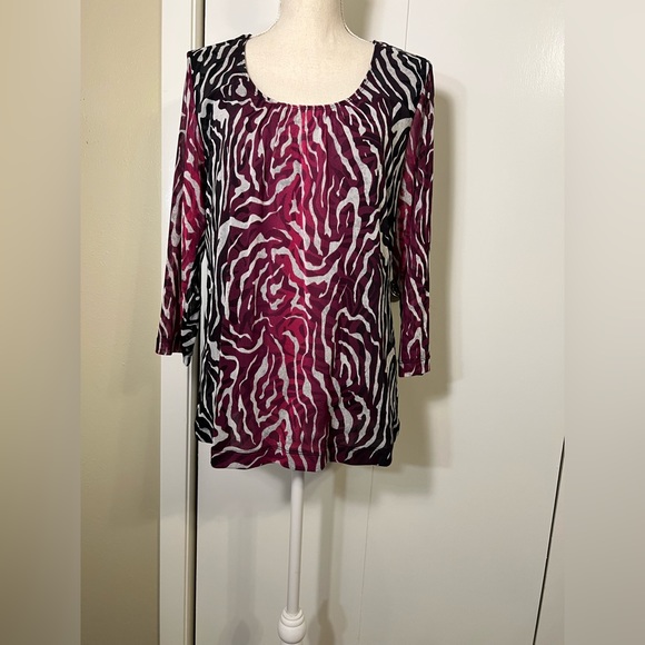 Chico’s size 3 Blouse Women’s Plus Size 16 Ombré Black and Pink Animal Print - Picture 2 of 7
